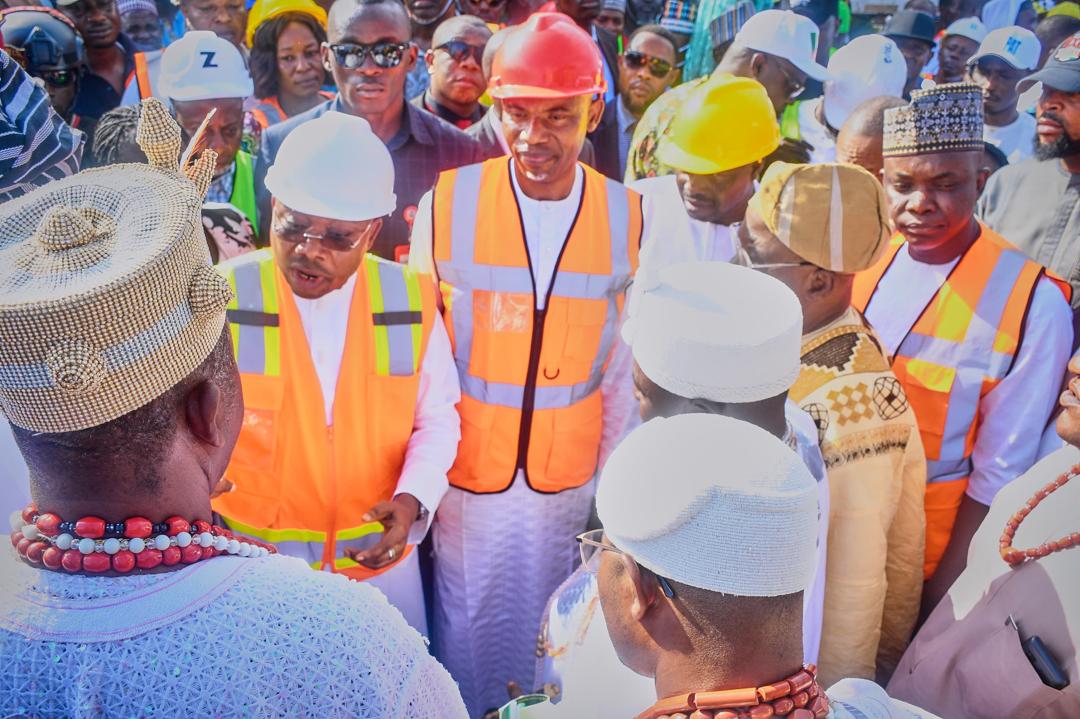 Governor Ododo flags off 20KM Obajana-Uro-Aku rural road