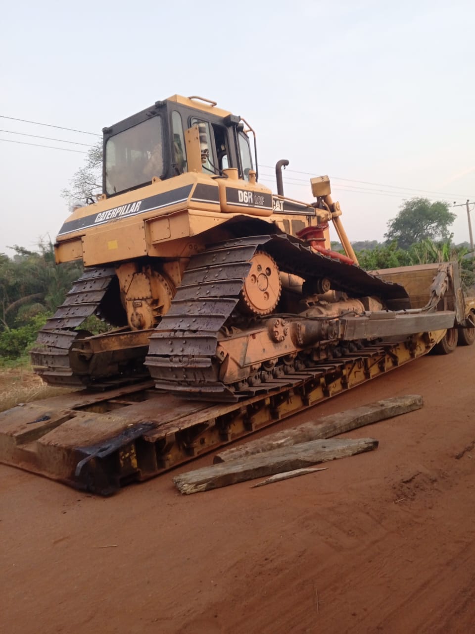 Echocho flags off grading of Ajakagwu/Okete Road in Dekina LGA